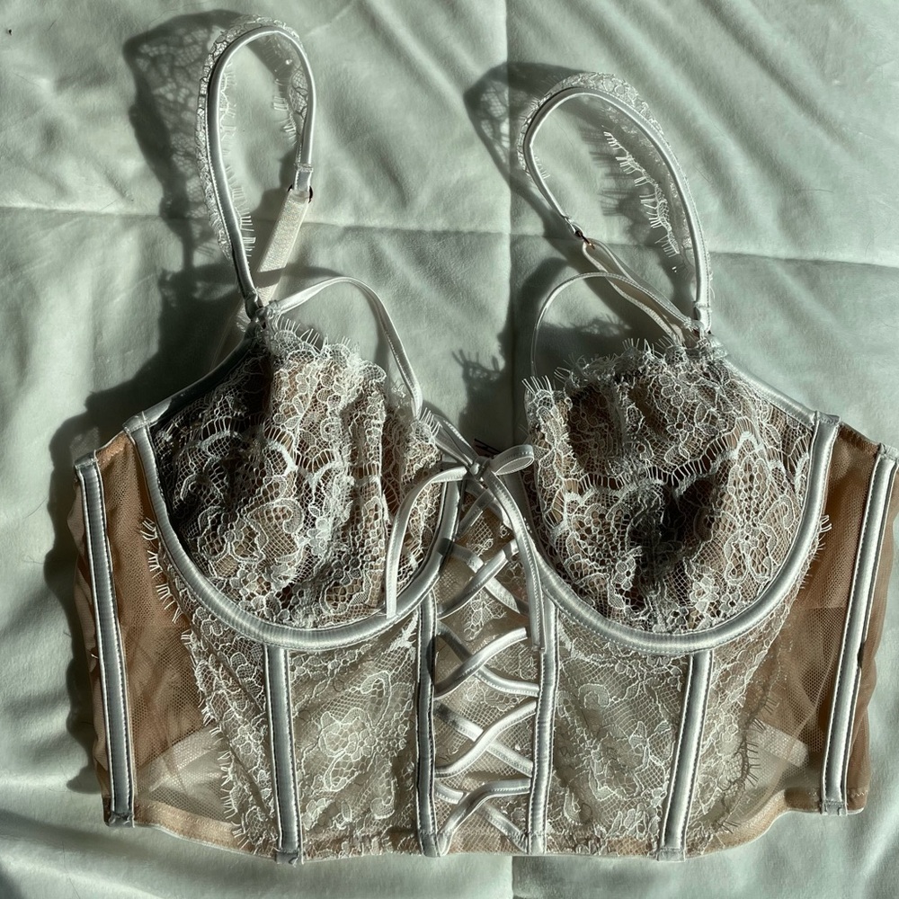 Victoria secret white lace corset never worn